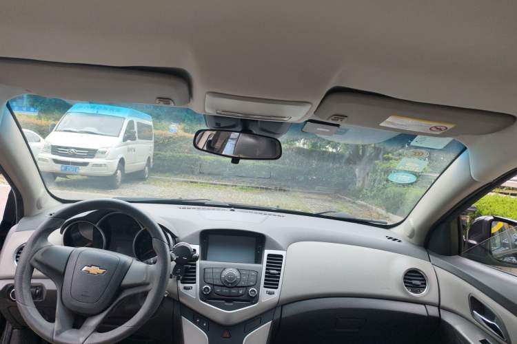 Used Chevrolet Cruze 2013 1.6L SL MT Headliner
