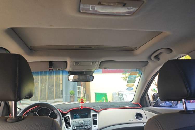 Used Chevrolet Cruze 2013 1.6L SE MT Headliner