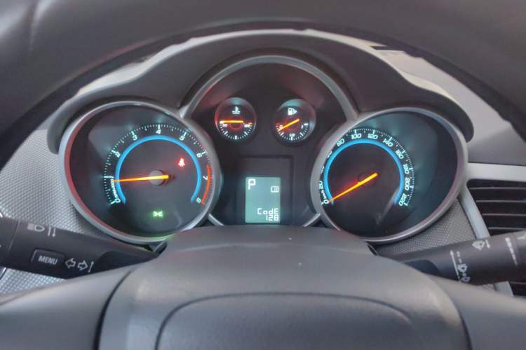 Used Chevrolet Cruze 2013 1.8L SE AT Instrument Cluster