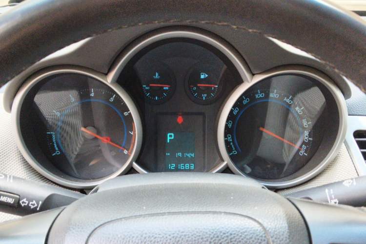 Used Chevrolet Cruze 2013 1.6L SE AT Instrument Cluster
