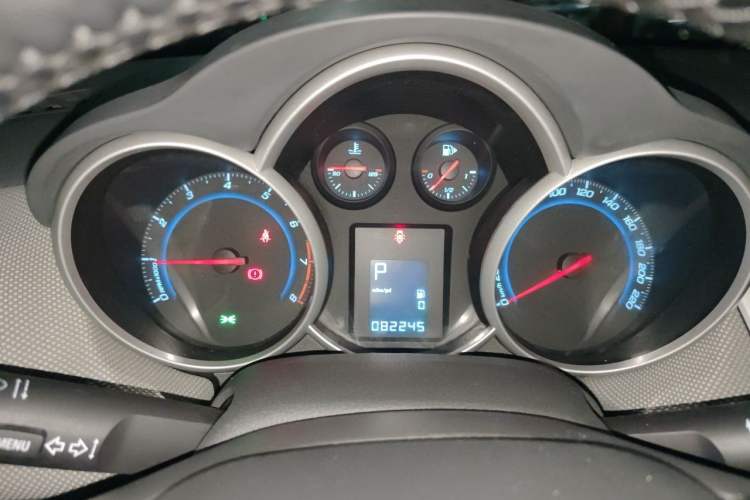 Used Chevrolet Cruze 2013 1.8L SE AT Instrument Cluster
