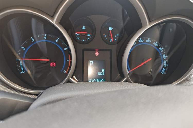 Used Chevrolet Cruze 2013 1.8L SE AT Instrument Cluster