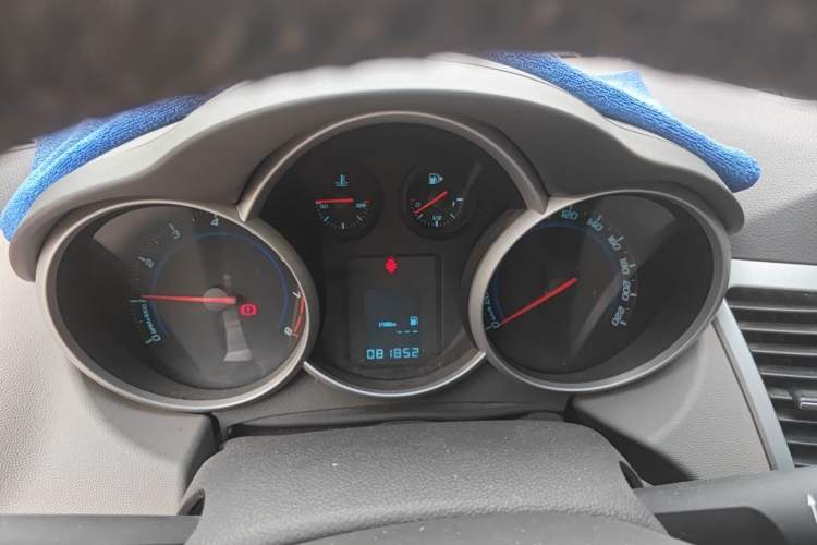Used Chevrolet Cruze 2013 1.6L SL MT Instrument Cluster