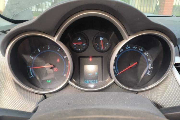 Used Chevrolet Cruze 2013 1.6L SE MT Instrument Cluster