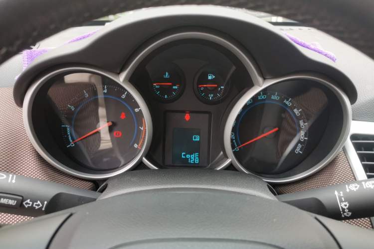Used Chevrolet Cruze 2013 Hatchback 1.6L Manual Luxury Model Instrument Cluster