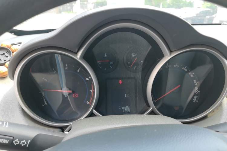 Used Chevrolet Cruze 2013 1.6L SL MT Instrument Cluster