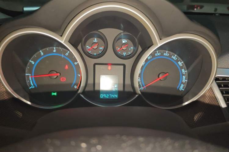 Used Chevrolet Cruze 2013 Hatchback 1.6L Automatic Luxury Model Instrument Cluster