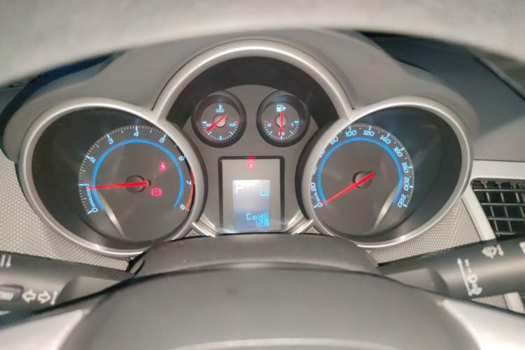 Used Chevrolet Cruze 2013 1.8L SE AT Instrument Cluster