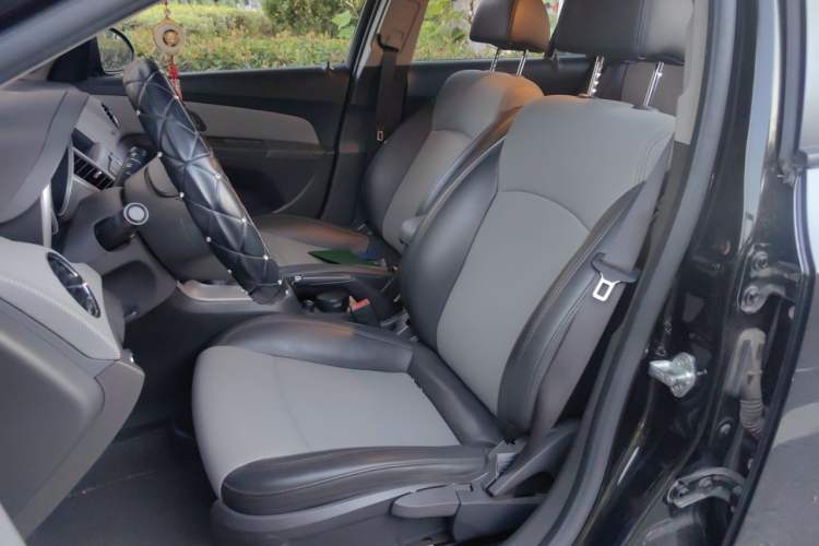 Used Chevrolet Cruze 2013 1.8L SE AT Left Front Seat