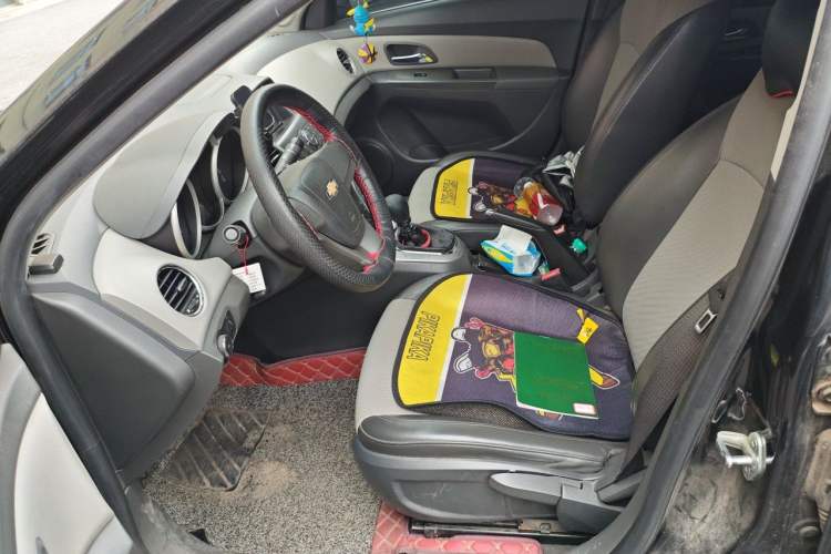 Used Chevrolet Cruze 2013 1.6L SL MT Left Front Seat