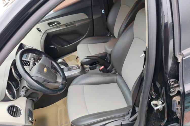 Used Chevrolet Cruze 2013 1.8L SE AT Left Front Seat