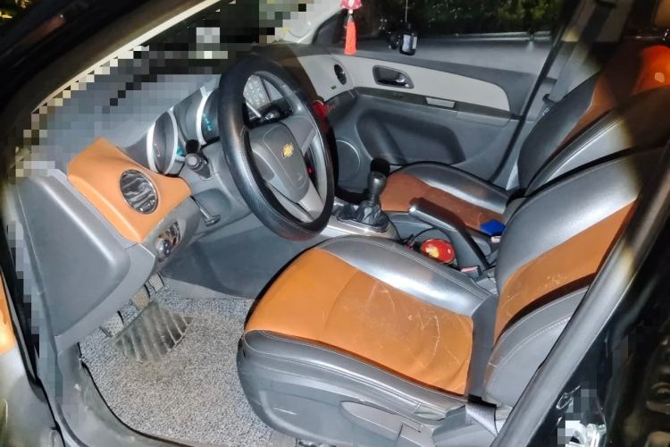 Used Chevrolet Cruze 2013 1.6L SE MT Left Front Seat