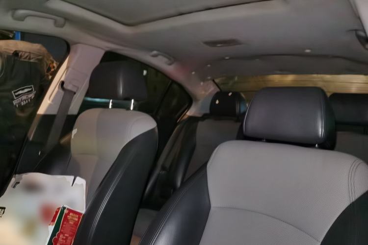 Used Chevrolet Cruze 2013 1.6L SL Sunroof Edition MT Left Front Seat