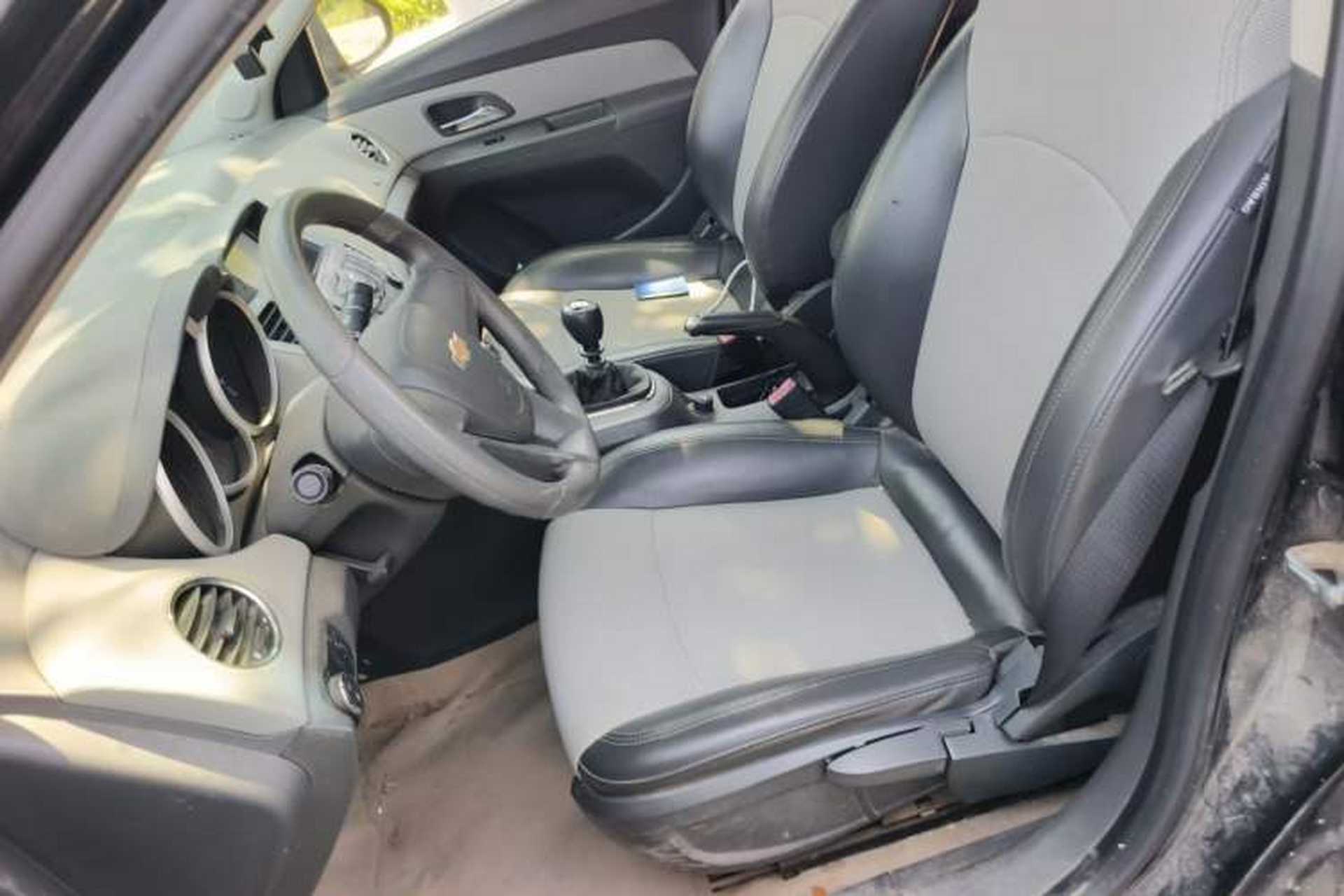 Used Chevrolet Cruze 2013 1.6L SE MT Left Front Seat