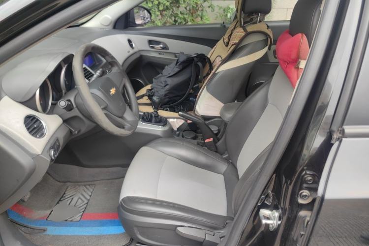 Used Chevrolet Cruze 2013 1.6L SE MT Left Front Seat