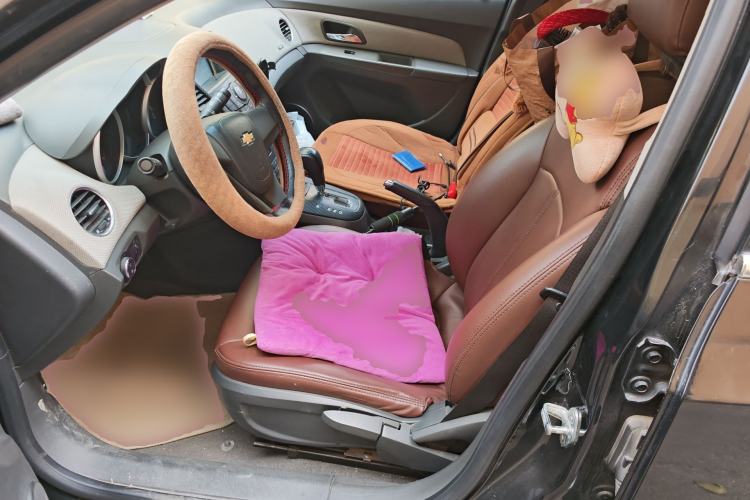 Used Chevrolet Cruze 2013 1.8L SE AT Left Front Seat