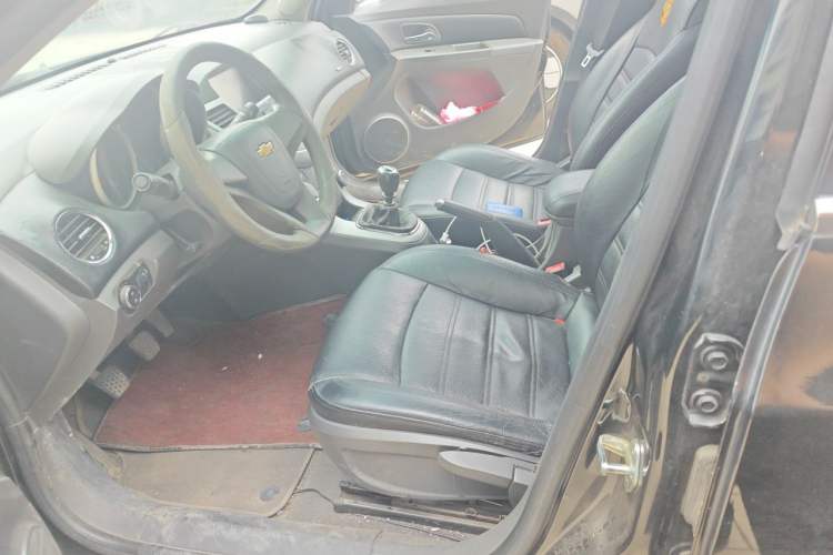 Used Chevrolet Cruze 2013 1.6L SE MT Left Front Seat