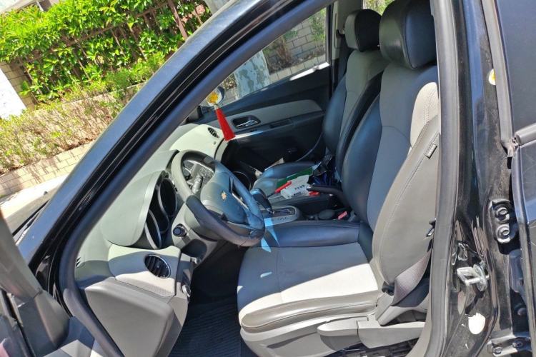 Used Chevrolet Cruze 2013 1.8L SE AT Left Front Seat