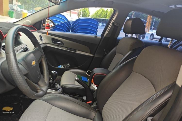Used Chevrolet Cruze 2013 1.6L SE MT Left Front Seat
