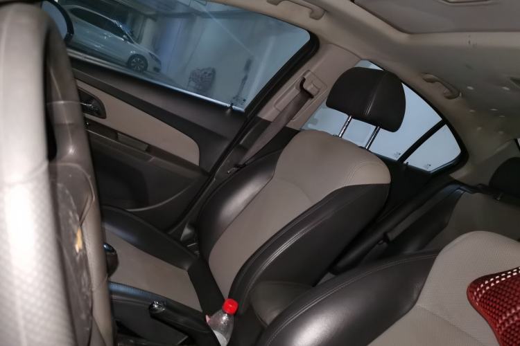 Used Chevrolet Cruze 2013 1.6L SE MT Left Front Seat