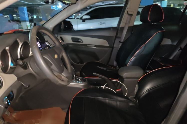 Used Chevrolet Cruze 2013 1.8L SE WTCC Edition AT Left Front Seat
