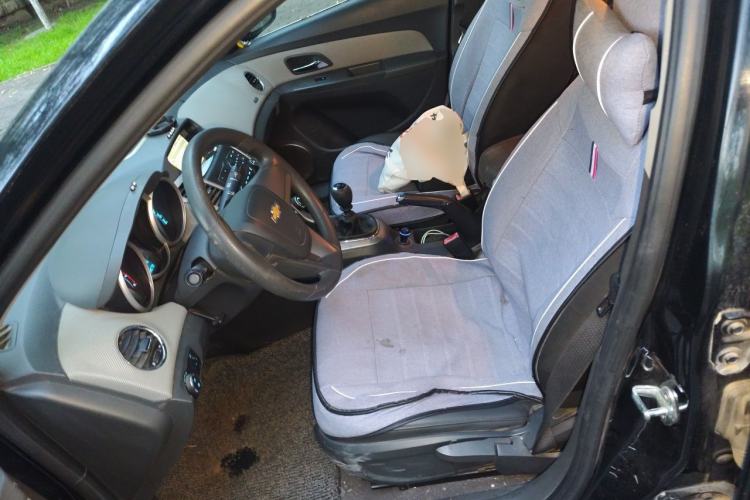 Used Chevrolet Cruze 2013 1.6L SE MT Left Front Seat