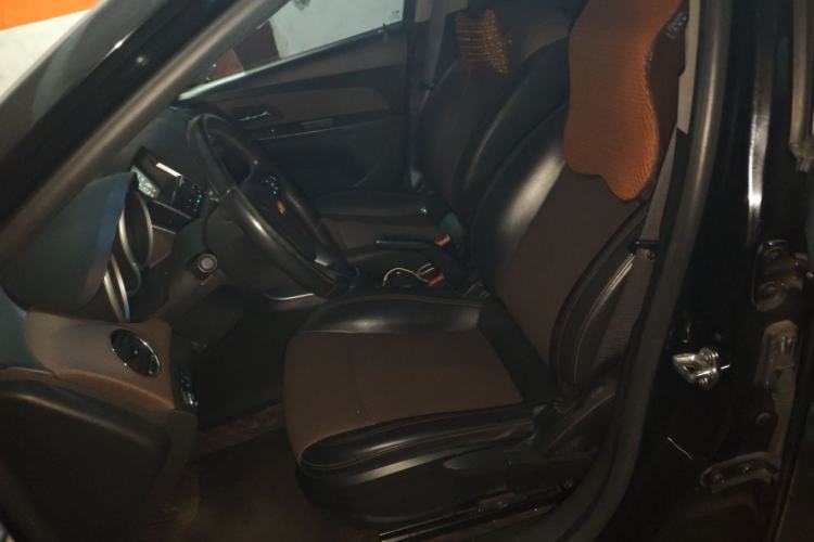 Used Chevrolet Cruze 2013 Hatchback 1.6L Automatic Luxury Model Left Front Seat