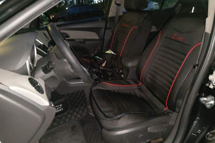 Used Chevrolet Cruze 2013 1.8L SE AT Left Front Seat