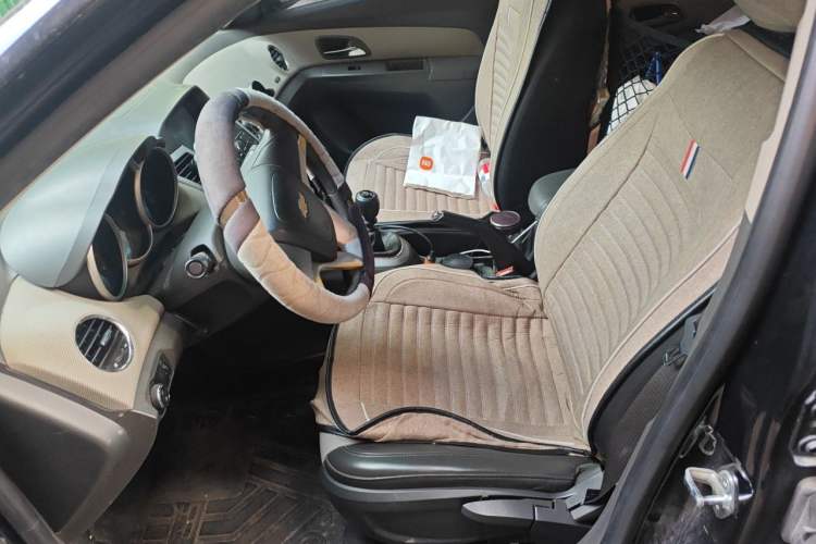 Used Chevrolet Cruze 2013 1.6L SE MT Left Front Seat
