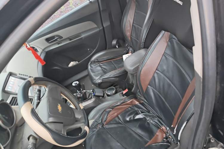 Used Chevrolet Cruze 2013 1.6L SE MT Left Front Seat