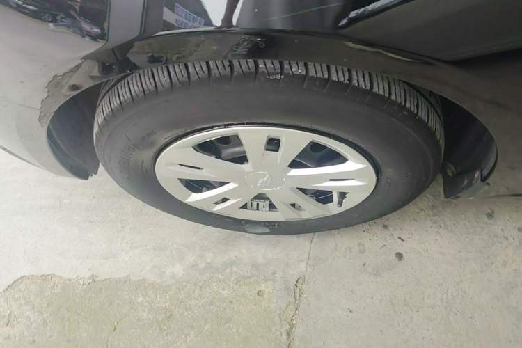 Used Chevrolet Cruze 2013 1.6L SL MT Left Front Wheel Hub