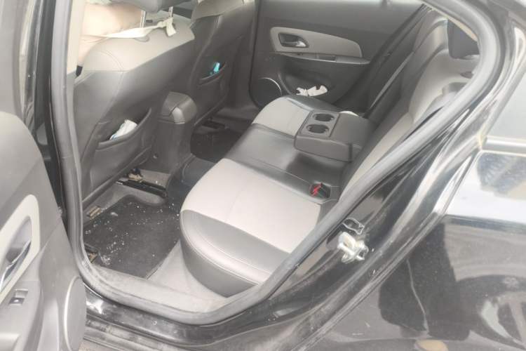 Used Chevrolet Cruze 2013 1.6L SE MT Left Rear Seat