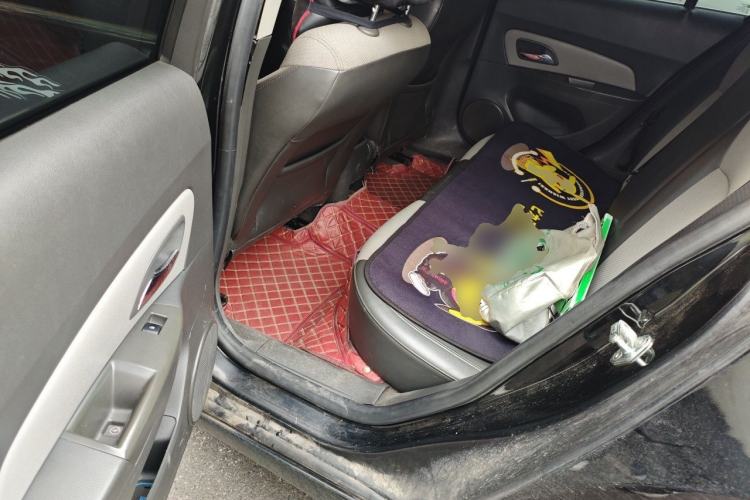 Used Chevrolet Cruze 2013 1.6L SL MT Left Rear Seat