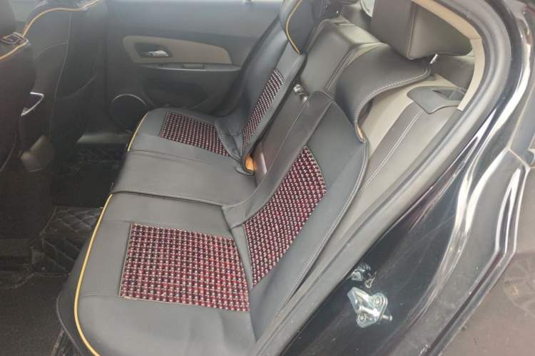 Used Chevrolet Cruze 2013 1.6L SE MT Left Rear Seat