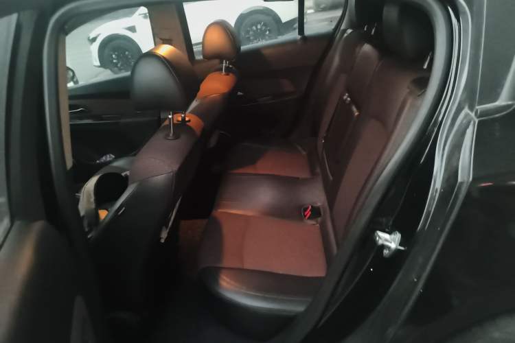 Used Chevrolet Cruze 2013 Hatchback 1.6L Manual Luxury Model Left Rear Seat