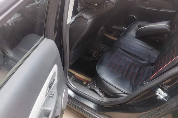 Used Chevrolet Cruze 2013 1.6L SE MT Left Rear Seat