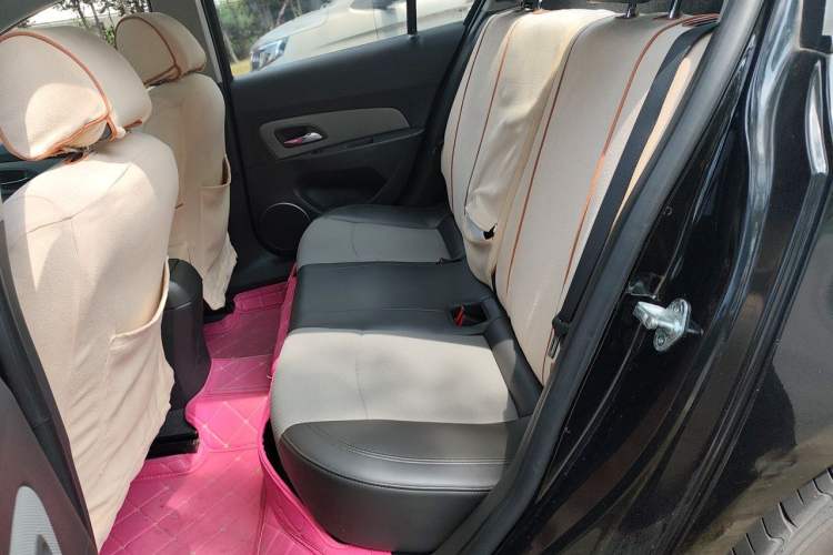 Used Chevrolet Cruze 2013 1.6L SE MT Left Rear Seat