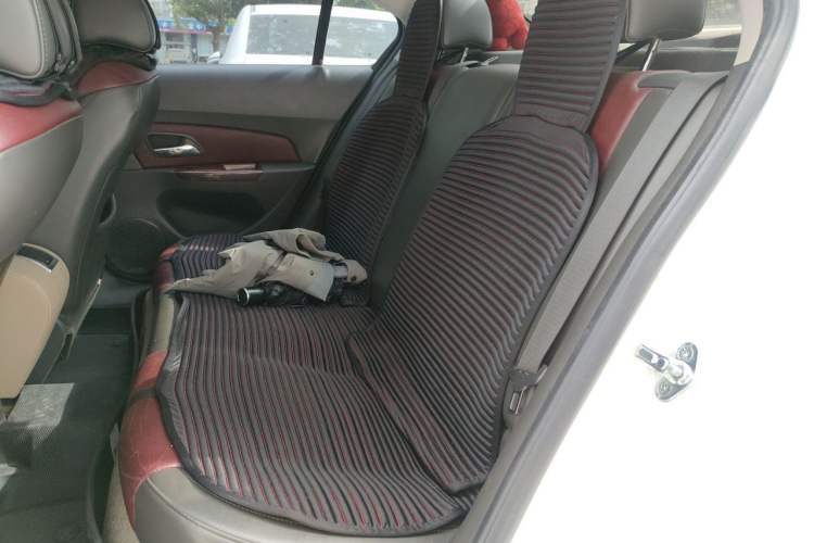 Used Chevrolet Cruze 2013 1.6L SL MT Left Rear Seat