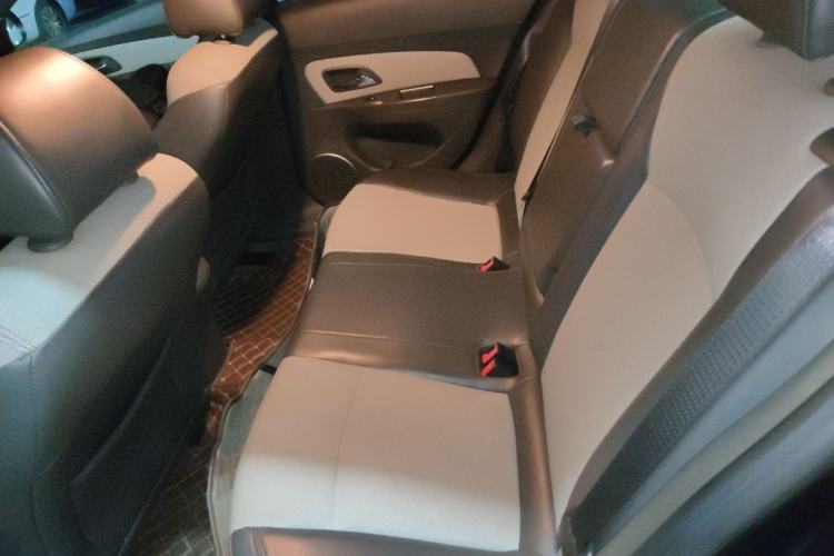 Used Chevrolet Cruze 2013 1.8L SE AT Left Rear Seat
