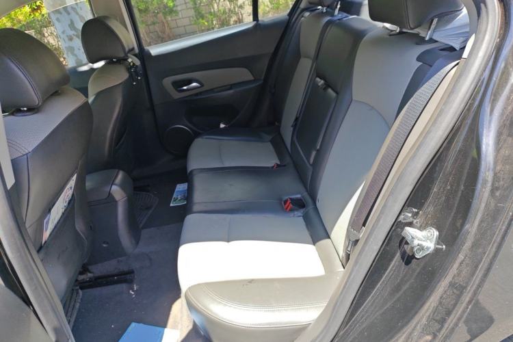 Used Chevrolet Cruze 2013 1.8L SE AT Left Rear Seat