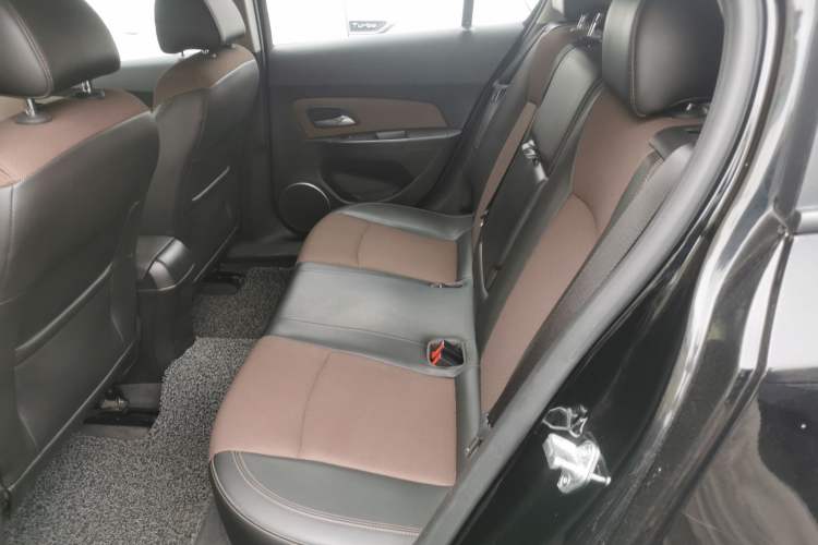 Used Chevrolet Cruze 2013 Hatchback 1.6L Manual Luxury Model Left Rear Seat