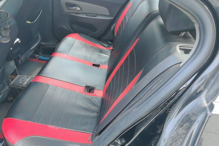 Used Chevrolet Cruze 2013 1.6L SL MT Left Rear Seat