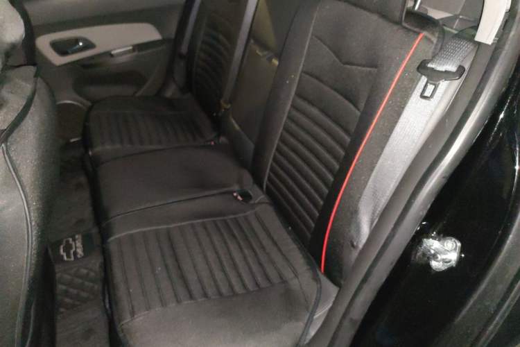 Used Chevrolet Cruze 2013 1.8L SE AT Left Rear Seat