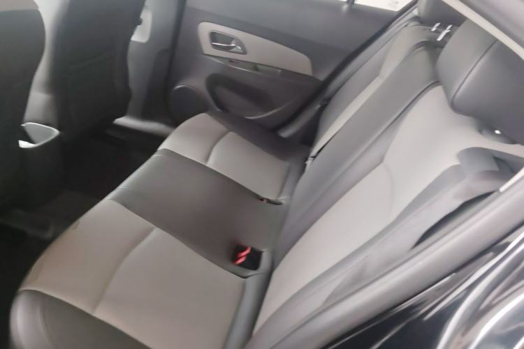 Used Chevrolet Cruze 2013 1.6L SL MT Left Rear Seat