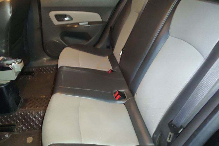 Used Chevrolet Cruze 2013 1.6L SL MT Left Rear Seat