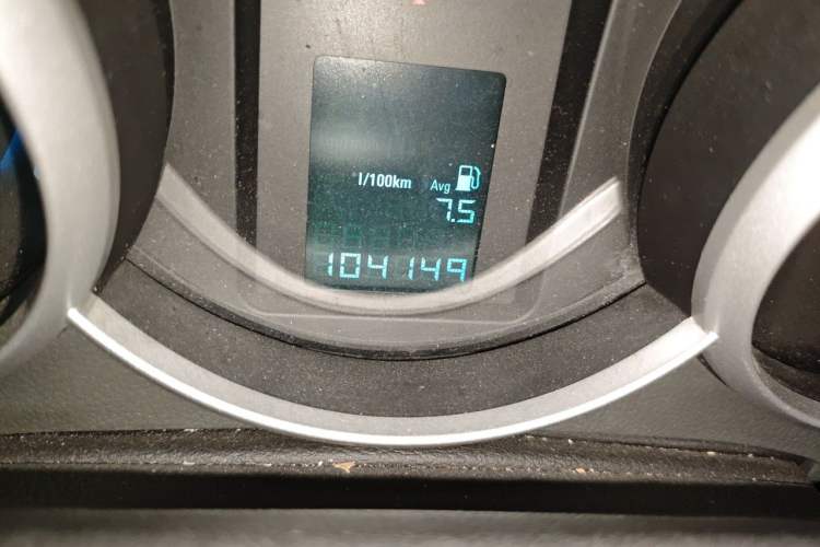 Used Chevrolet Cruze 2013 1.6L SL MT Odometer Close Up