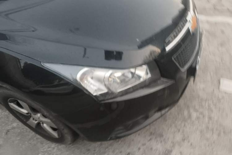 Used Chevrolet Cruze 2013 Hatchback 1.6L Manual Luxury Model Right Front Headlight