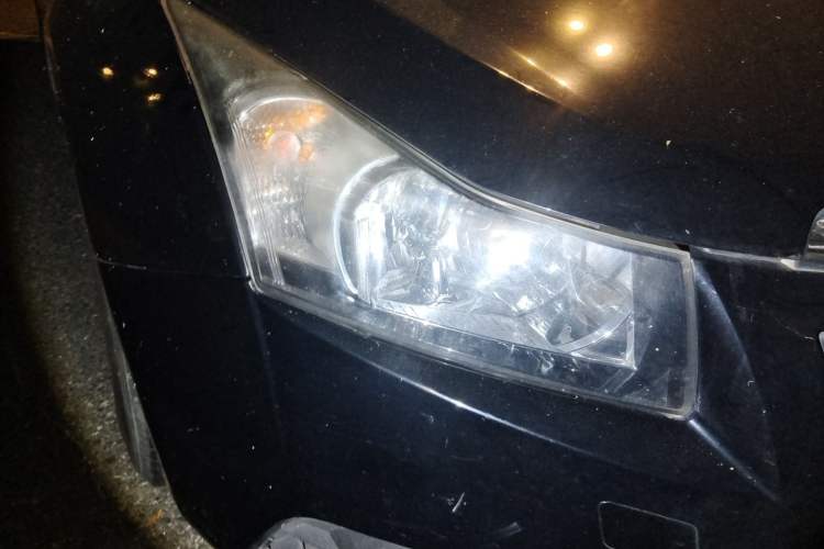 Used Chevrolet Cruze 2013 1.6L SE MT Right Front Headlight