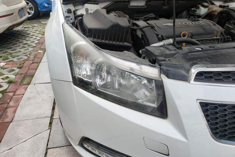 Used Chevrolet Cruze 2013 1.6L SL MT Right Front Headlight