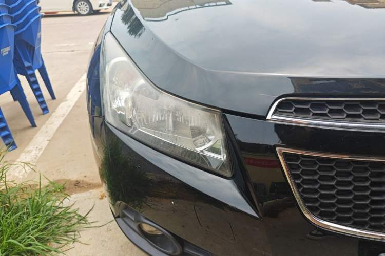 Used Chevrolet Cruze 2013 1.6L SE MT Right Front Headlight